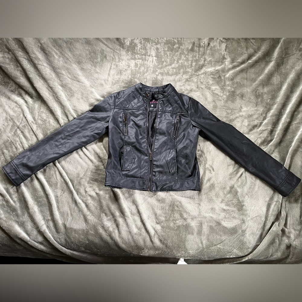 Women’s leather jacket Size S DELIAs discreet paint stain on right lower sleeve